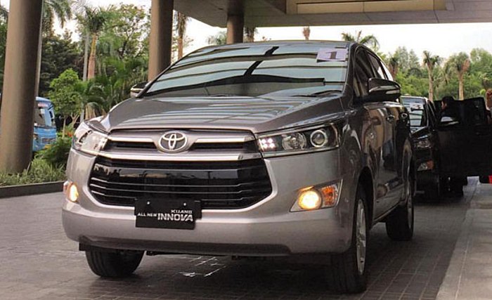 toyota-kijang-innova-sewa-mobil-malang
