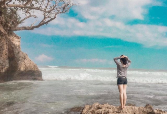 Fenomena Pantai Jonggring Saloko - Malang